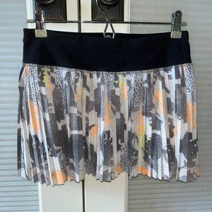 Lululemon Pleat to Street Skirt. Size 4